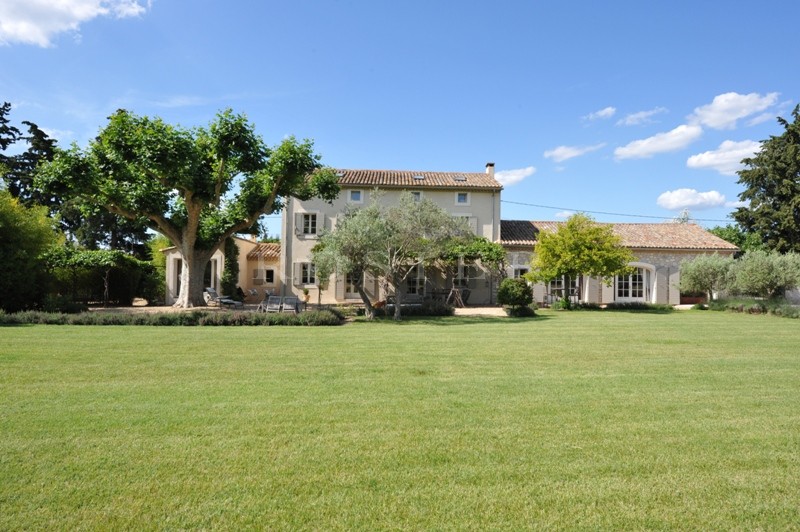 Mas ancien plein de charme entre Luberon et Alpilles  