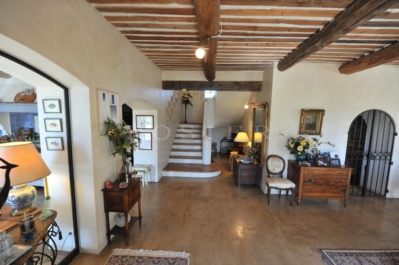 Mas ancien plein de charme entre Luberon et Alpilles  