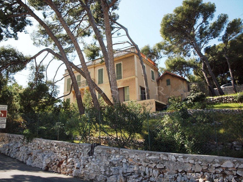 Villa en bord de mer   à Cassis