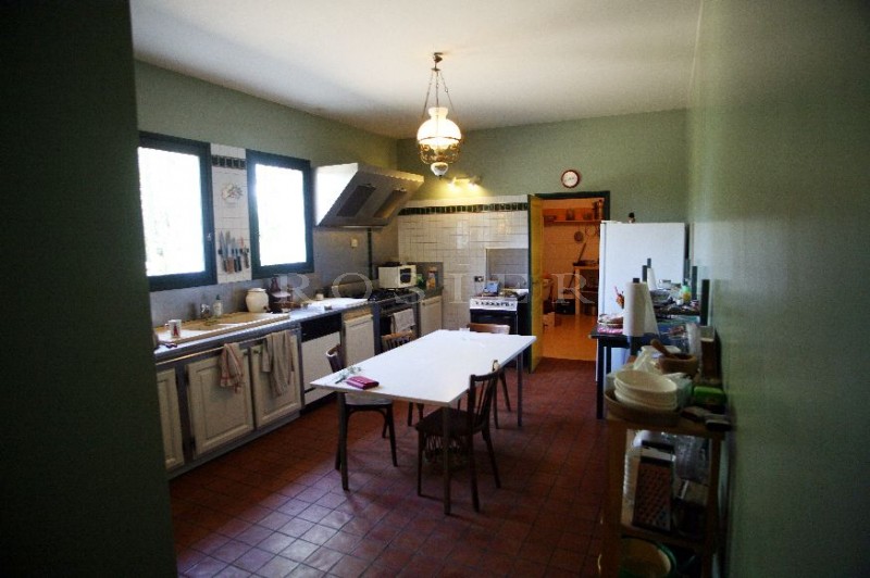Belle bastide sur 2 hectares de terrain en Luberon   