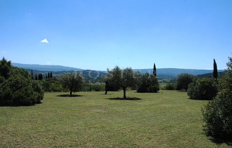 Maison en pierres avec vues exceptionnelles   en Luberon