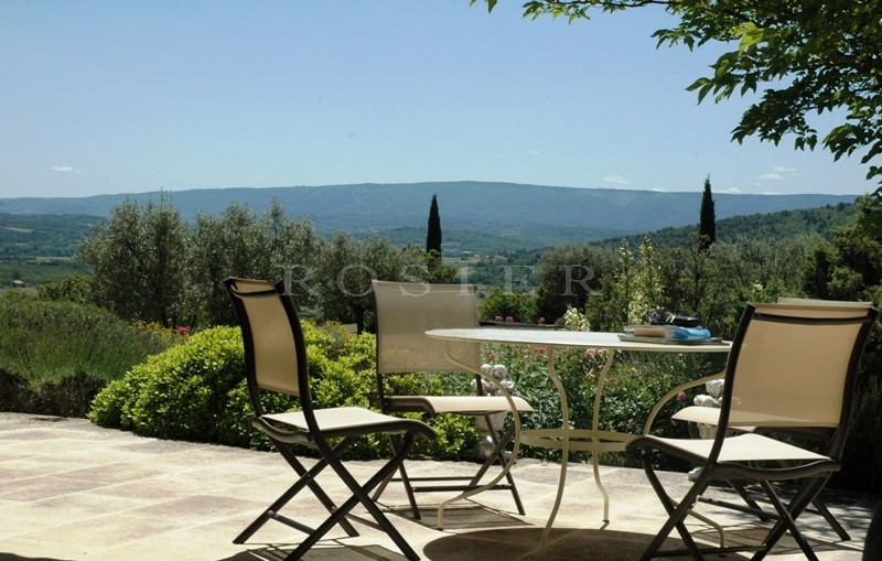 Maison en pierres avec vues exceptionnelles   en Luberon