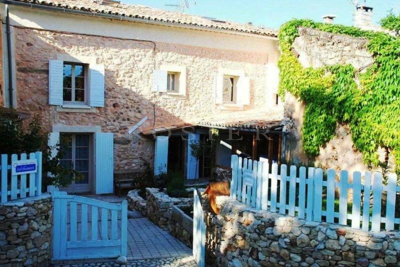 Mas ancien plein de charme   en Luberon