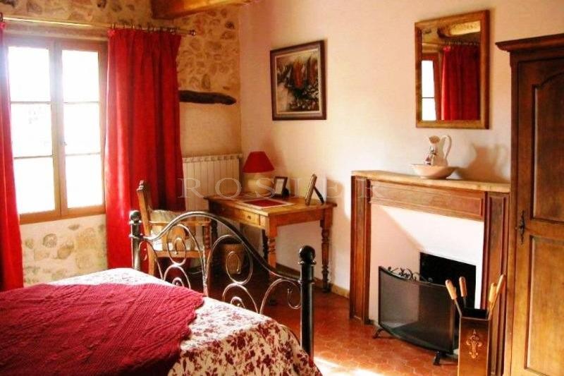 Mas ancien plein de charme   en Luberon