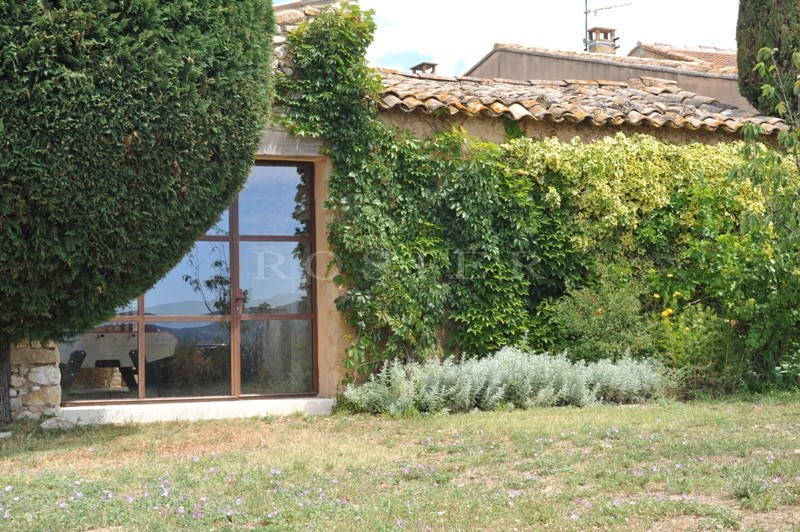 Jolie maison de hameau avec piscine   en Provence