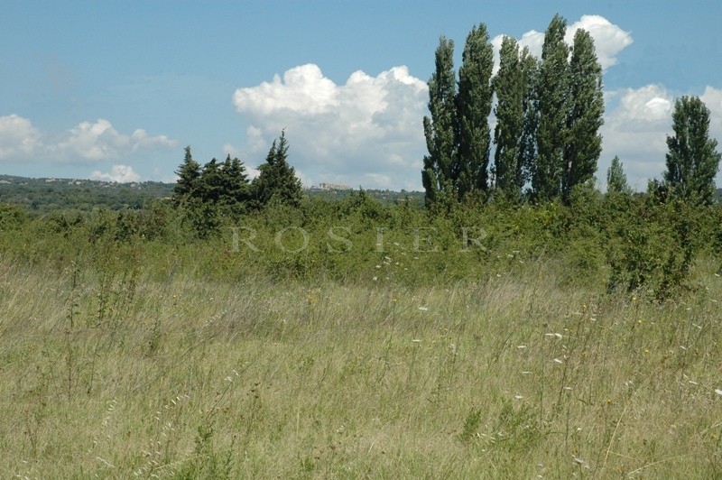 Terrain constructible à vendre proche d'un hameau du Luberon 