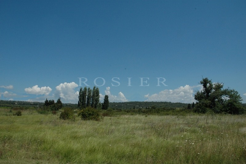Terrain constructible à vendre proche d'un hameau du Luberon 