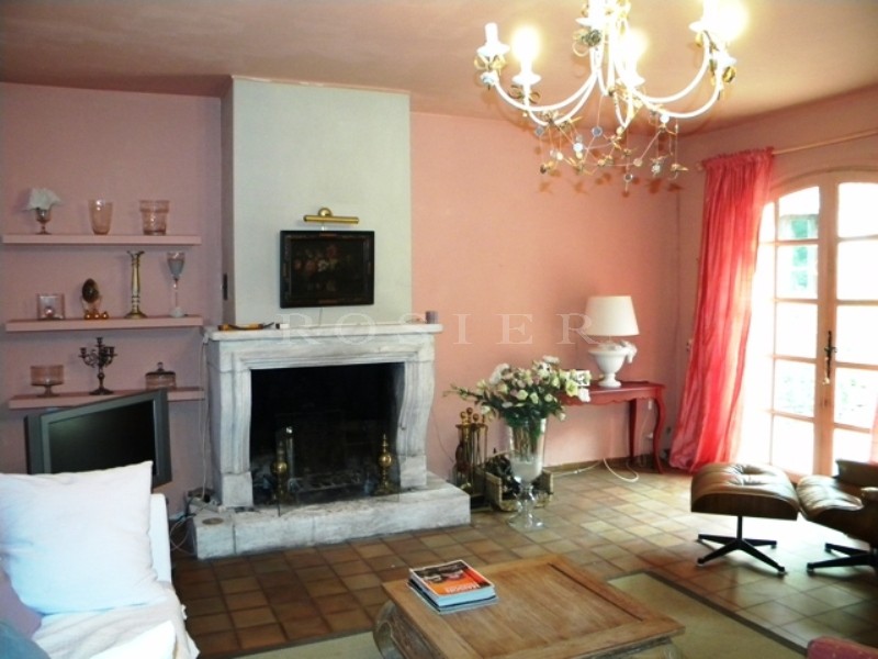 Proche Luberon, ensemble de deux maisons en pierres   