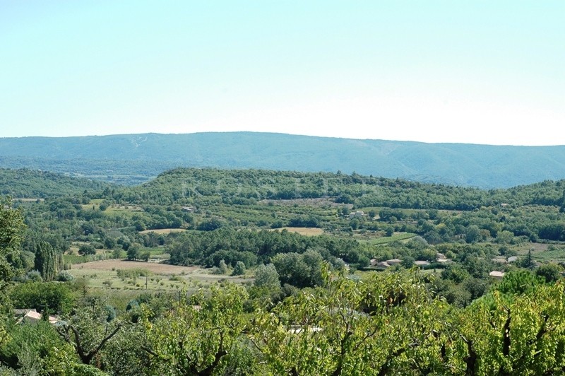 Luberon :   maison de qualité en pierres avec belles vues.