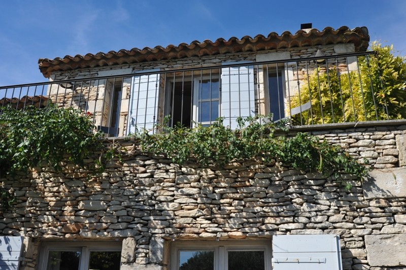 Gordes : proche du village avec belles vues sur la vallée du Luberon  
