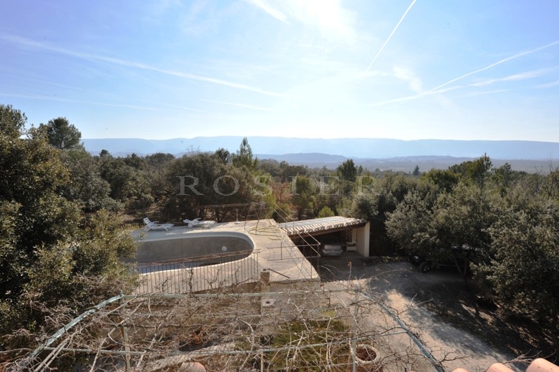 Proche Gordes :  Maison récente avec piscine en Position Dominante Face au Luberon  