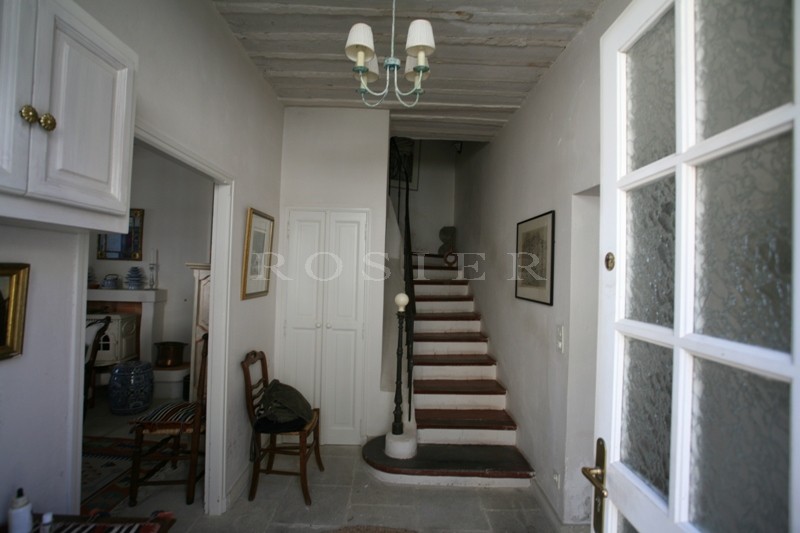 Luberon Nord :  Authentique maison de hameau à vendre par ROSIER   