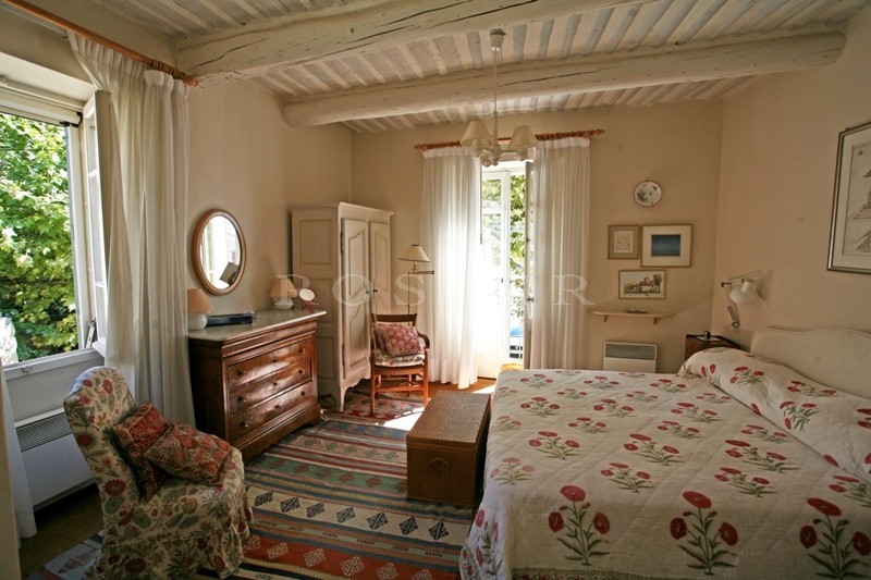 Luberon Nord :  Authentique maison de hameau à vendre par ROSIER   