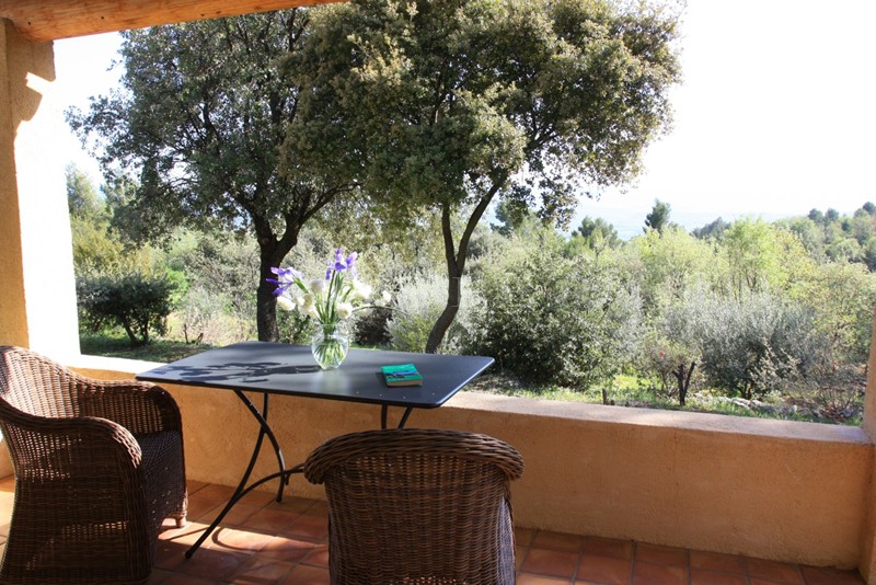A quelques kilomètres de Gordes et de Roussillon, Hôtel de Charme avec de Superbes Vues sur le Luberon
