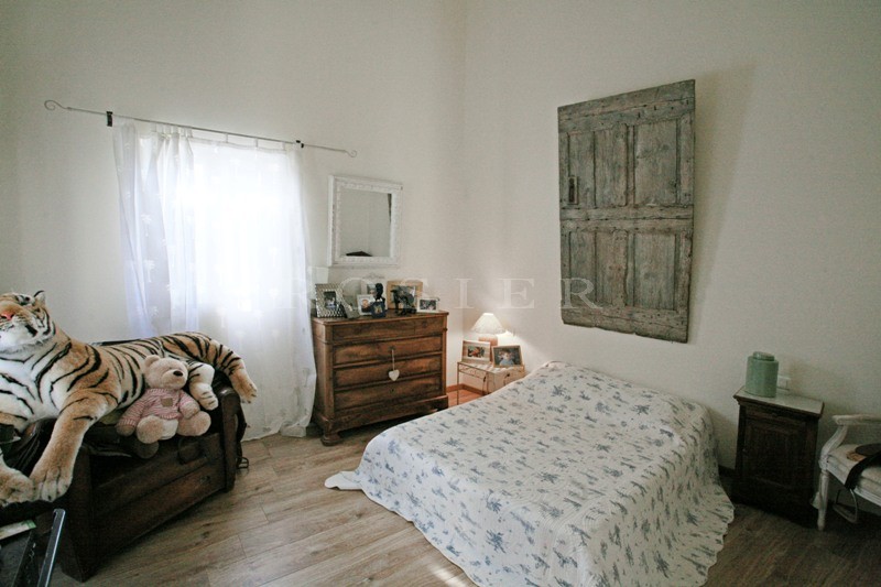 Maison en pierres à vendre à proximité d'un village perché du Luberon  