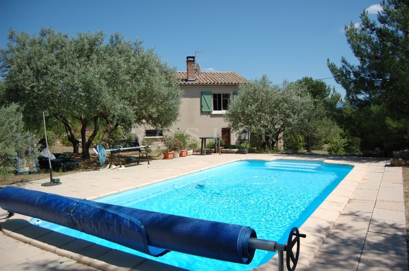 Luberon - Proche Gordes, Maison de hameau entre deux jolis villages du Luberon  