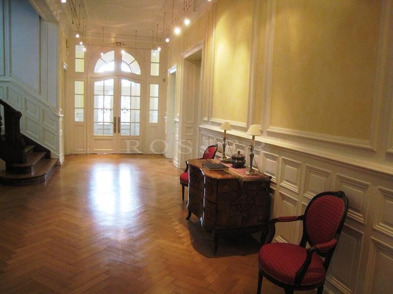 Au centre du vignoble Alsacien, au coeur de la célèbre ville de Colmar, superbe maison de maître, entièrement rénovée à vendre