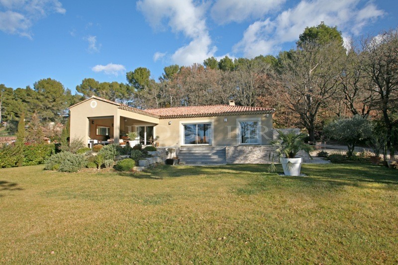 Confortable maison à vendre  entre le Luberon et le mont Ventoux, avec piscine