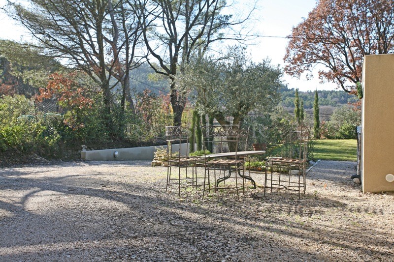 Confortable maison à vendre  entre le Luberon et le mont Ventoux, avec piscine