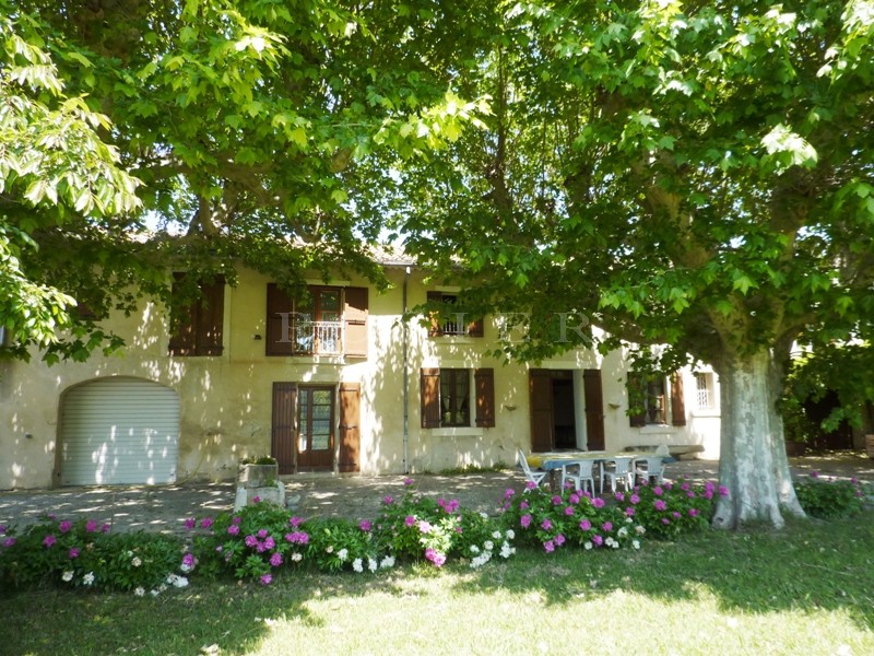 Luberon, à vendre, très rare moulin à eau, à rénover, plein de charme avec un beau potentiel - BIEN VENDU -
