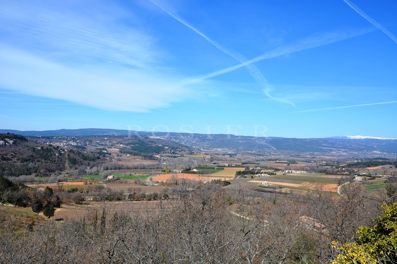 En vente, située sur les hauteurs d'un village, rare maison de caractère,  avec charmant jardin en terrasse et vue exceptionnelle 