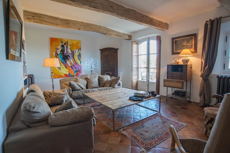 A vendre, en Luberon,  maison de hameau,  avec de belles vues, terrasses et garage 