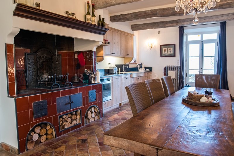 A vendre, en Luberon,  maison de hameau,  avec de belles vues, terrasses et garage 