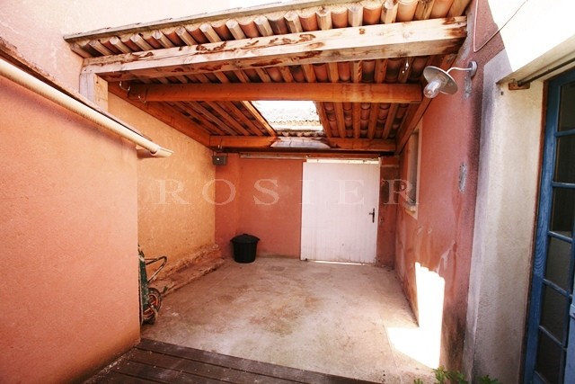 Luberon, authentique maison de village avec petit jardin et piscine   