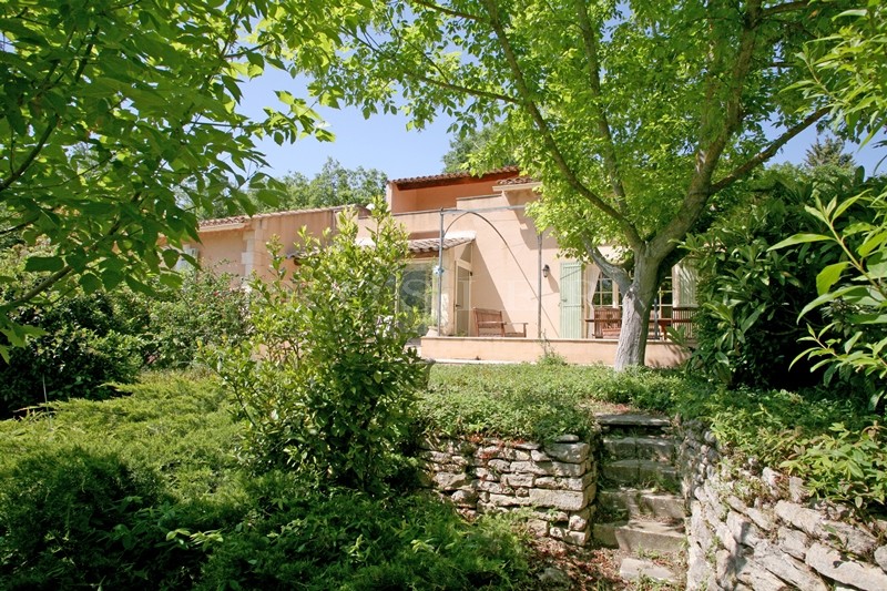 A vendre, Goult en Luberon,  belle villa entourée d'un parc  