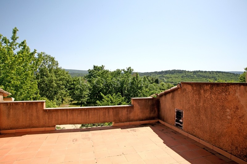 A vendre, Goult en Luberon,  belle villa entourée d'un parc  