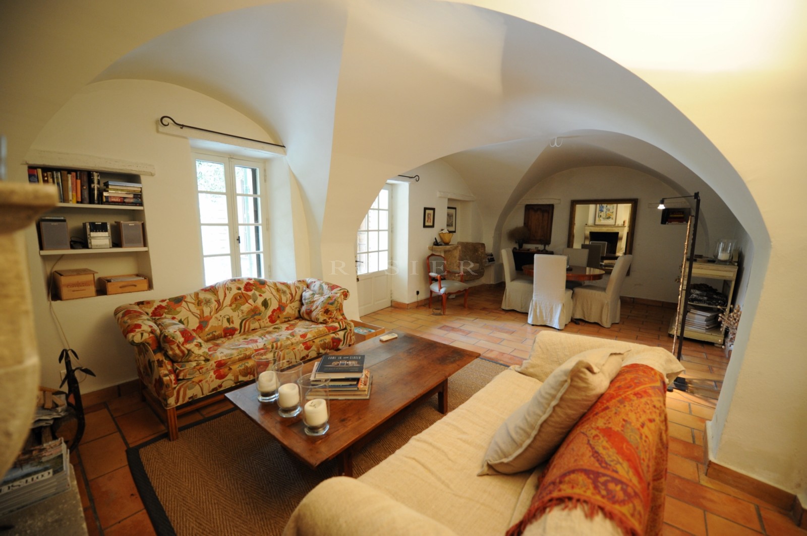Maison de village avec piscine à vendre dans le Luberon   