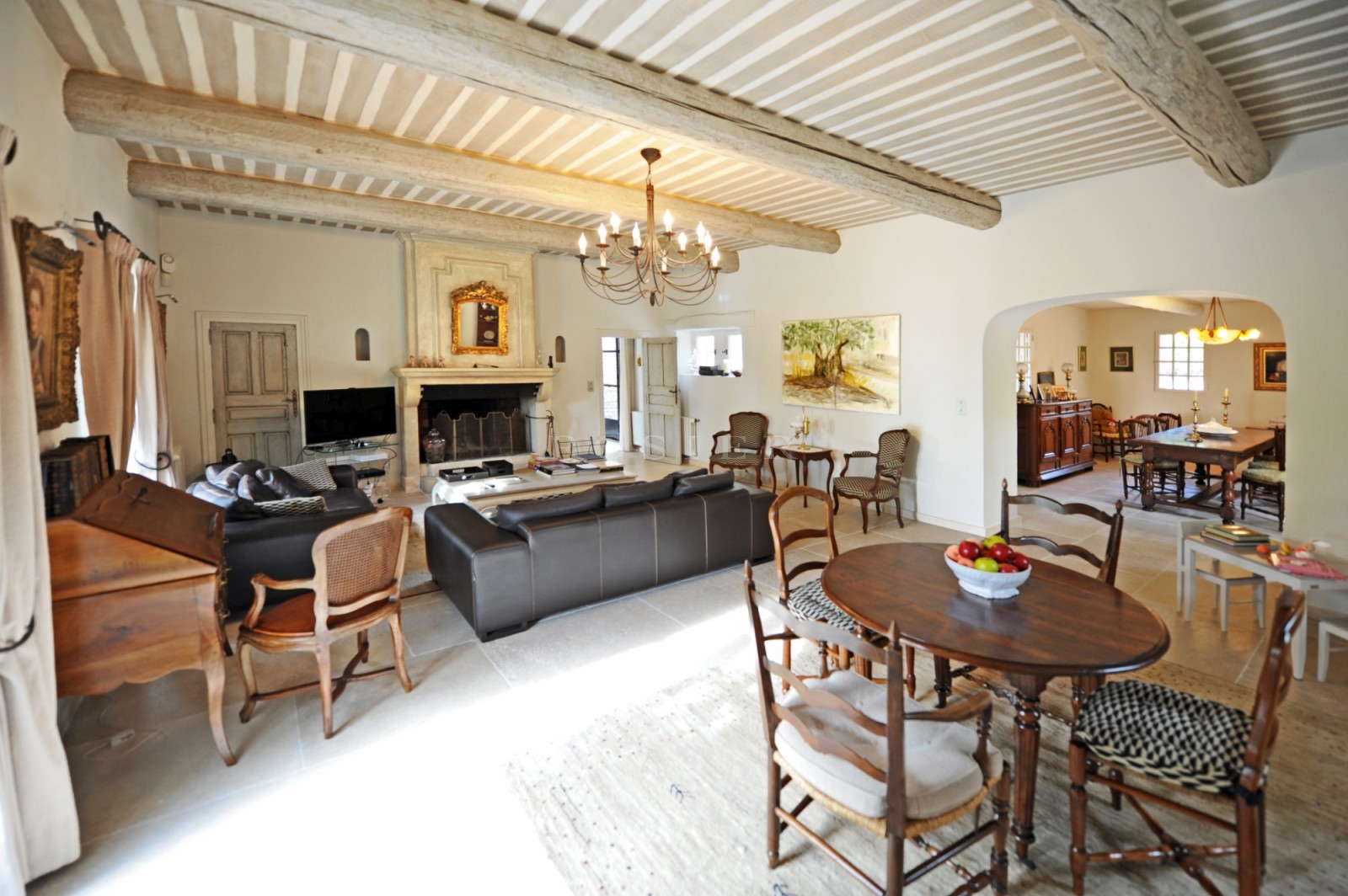 Gordes - Superbe propriété en Luberon avec maison de gardien, tennis et piscine   