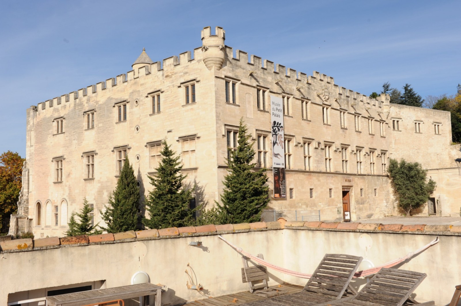 A vendre, maison de ville avec vue sur le Palais des Papes en Avignon