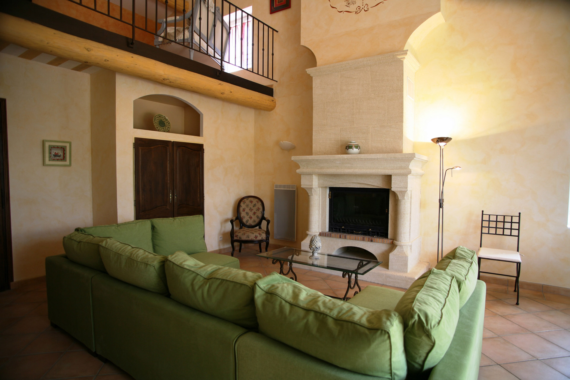 Au cœur du Luberon, grand mas avec plusieurs appartements   