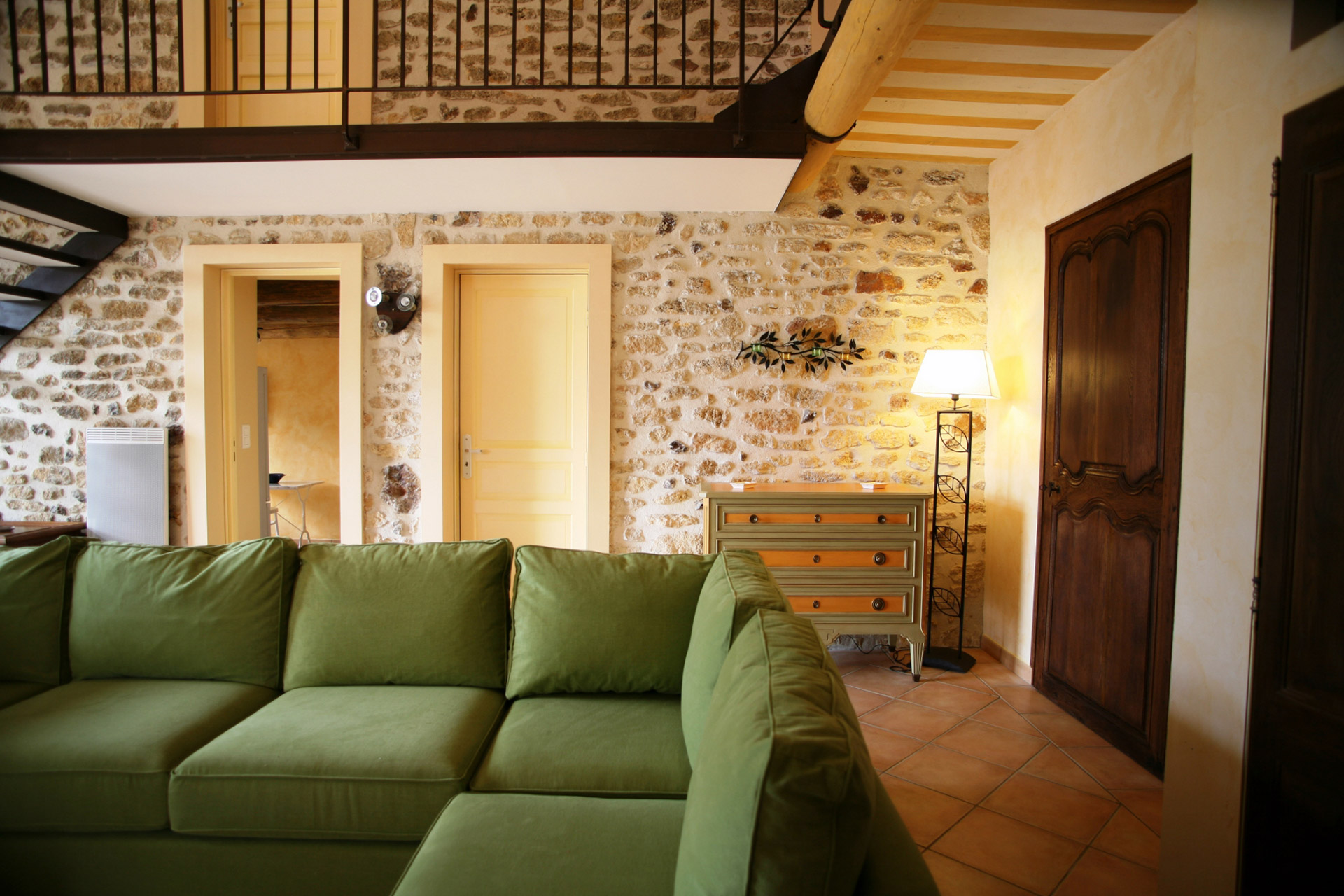 Au cœur du Luberon, grand mas avec plusieurs appartements   