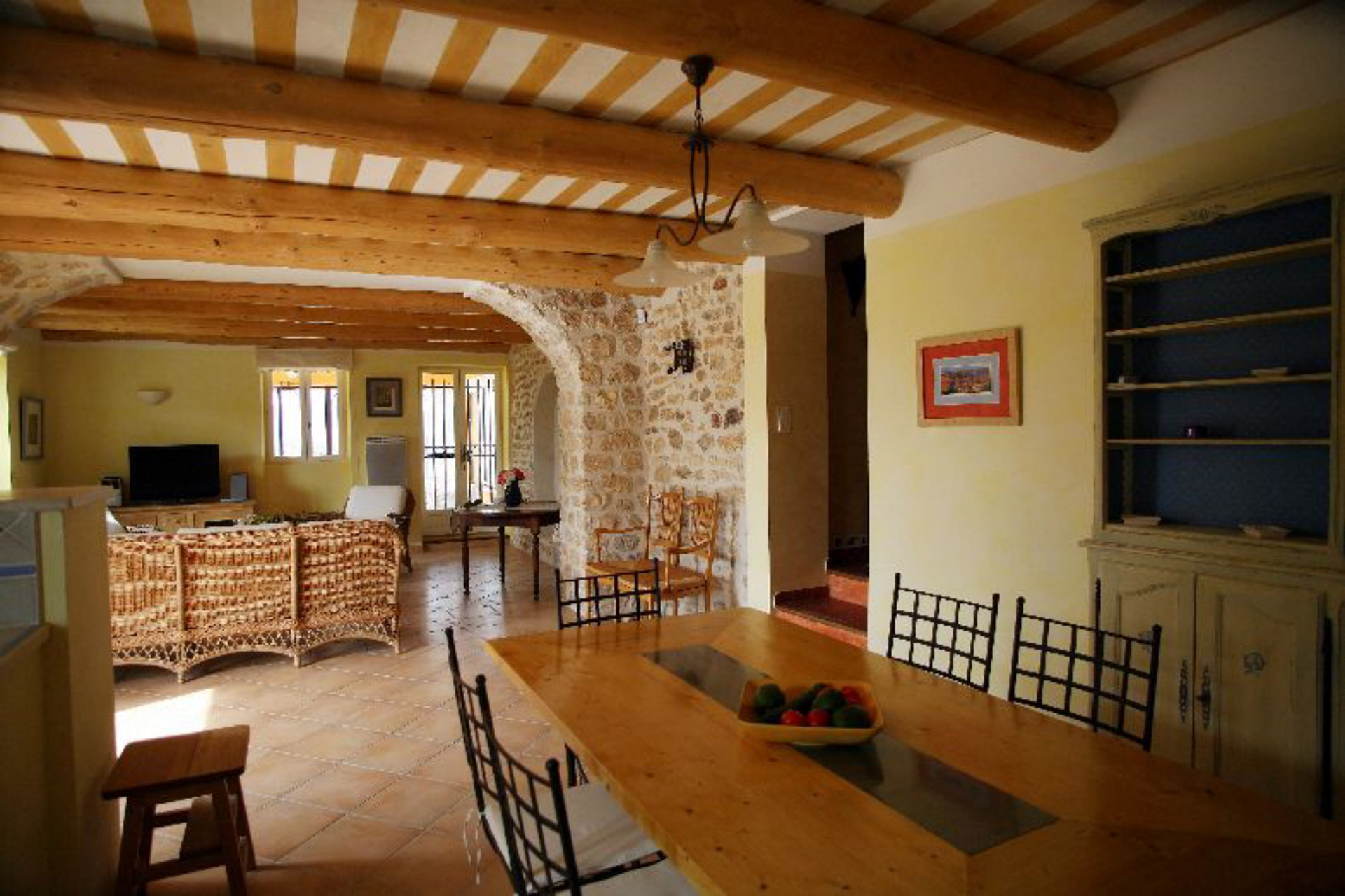Au cœur du Luberon, grand mas avec plusieurs appartements   