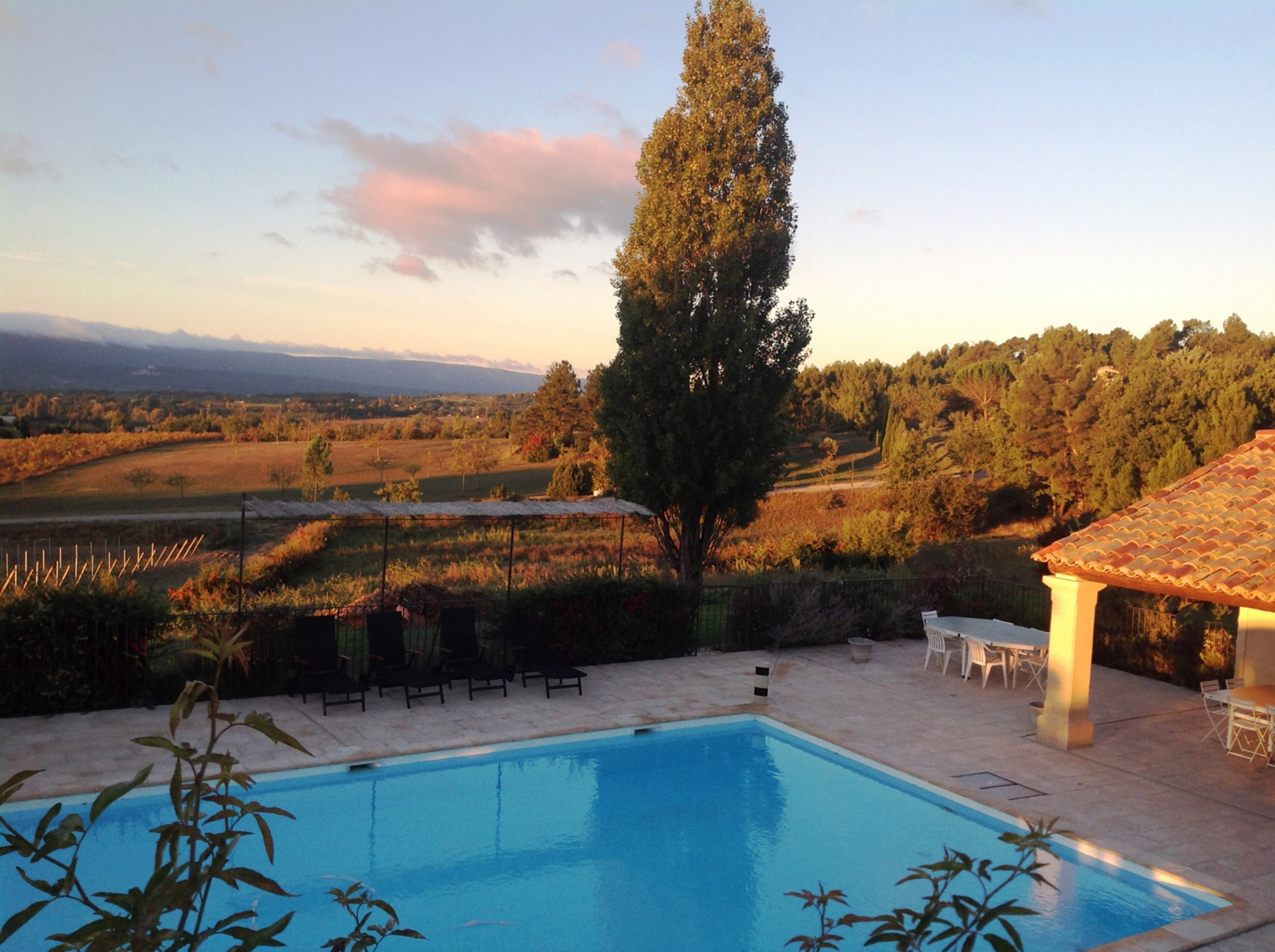 Au cœur du Luberon, grand mas avec plusieurs appartements   