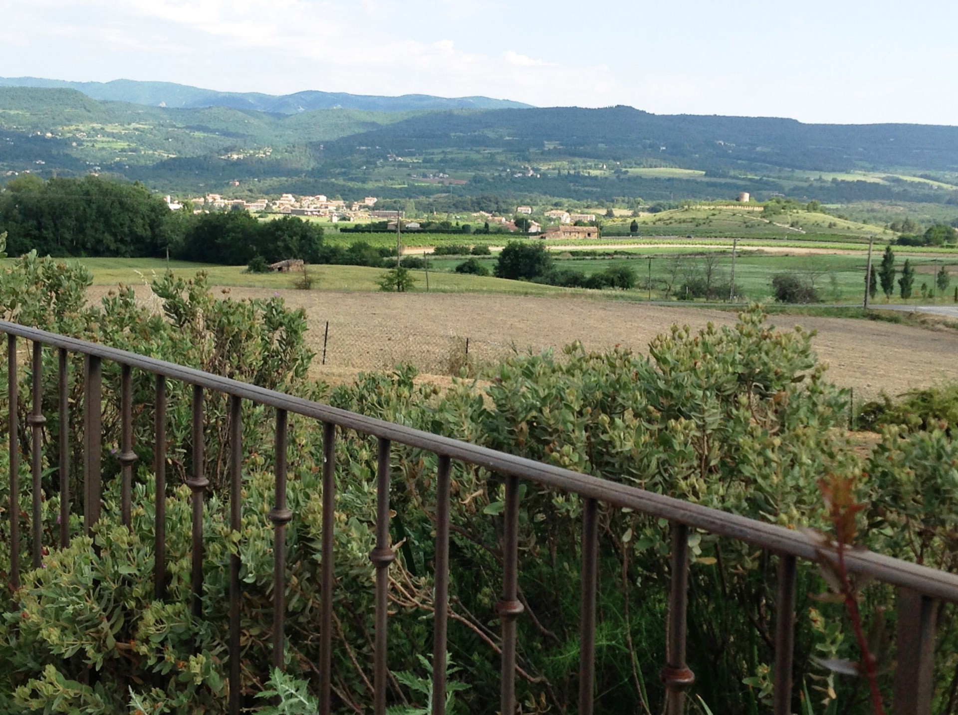 Au cœur du Luberon, grand mas avec plusieurs appartements   
