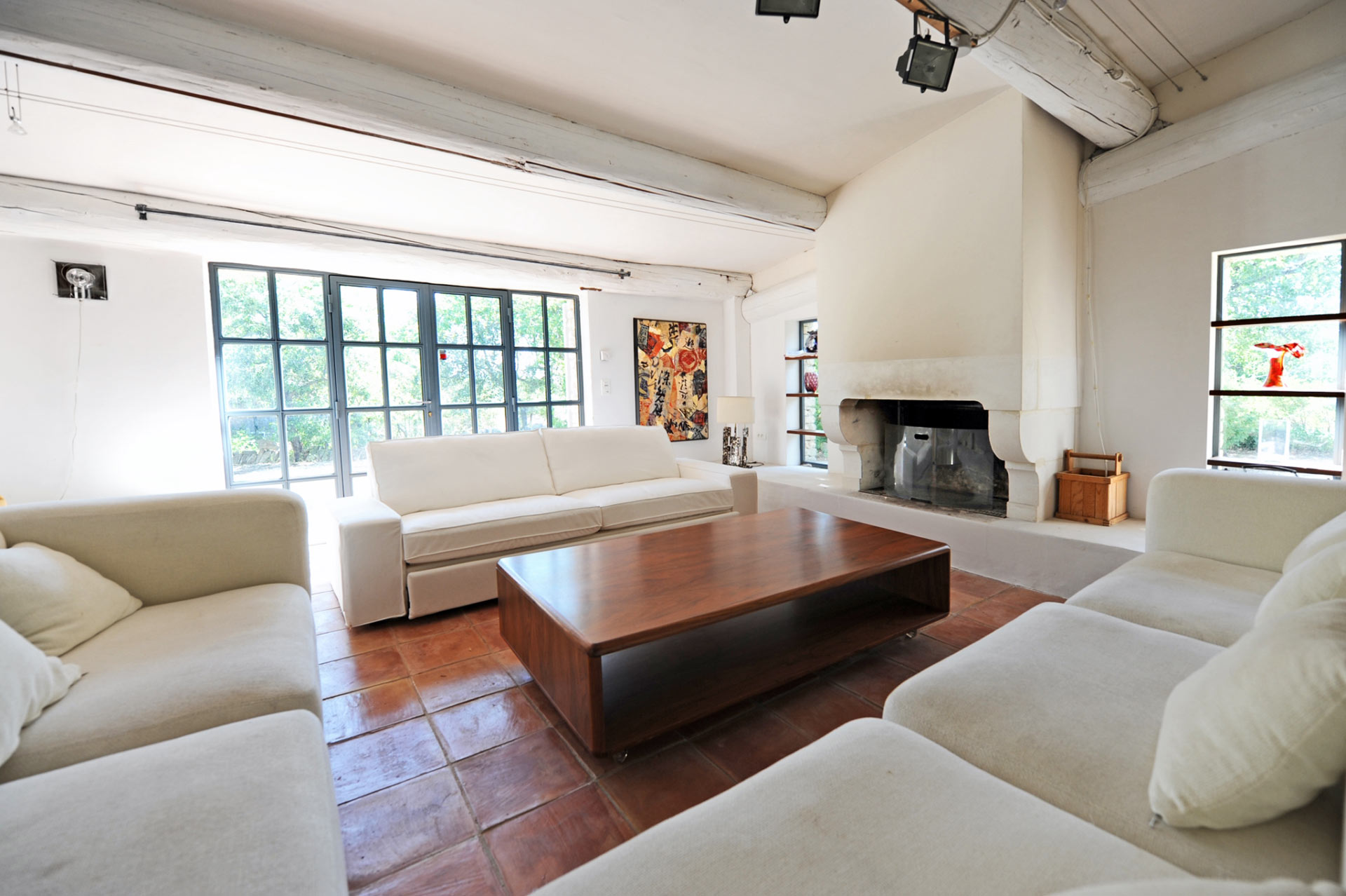 Proche Gordes,  exceptionnel domaine privé avec 2 maisons, 2 piscines, loft et tennis  