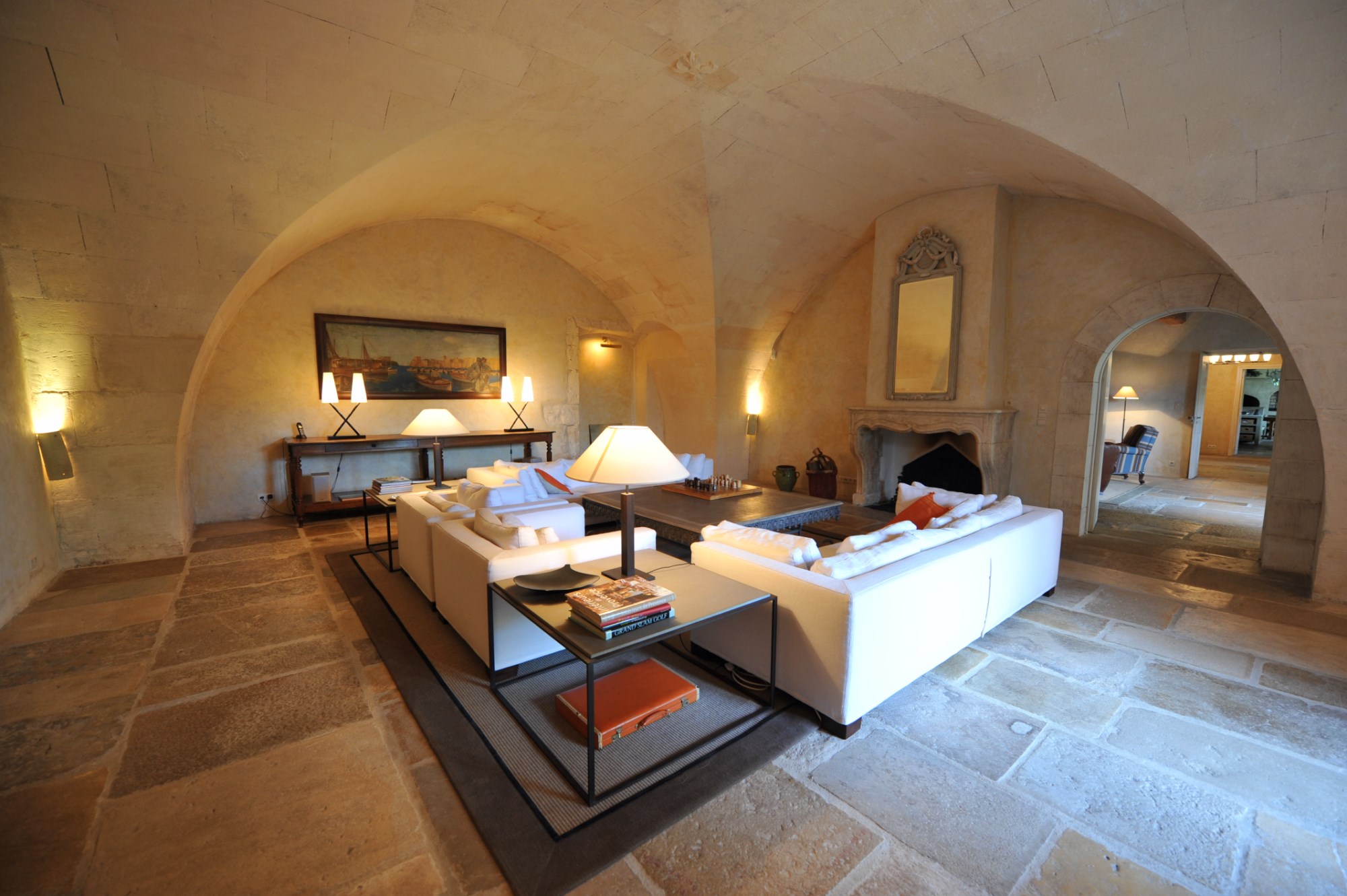Alpilles,  à vendre, exceptionnelle propriété, composée d'un mas en pierres et de ses dépendances  agrémentée d'un jardin de plus de 2000 m² avec piscine et pool house 