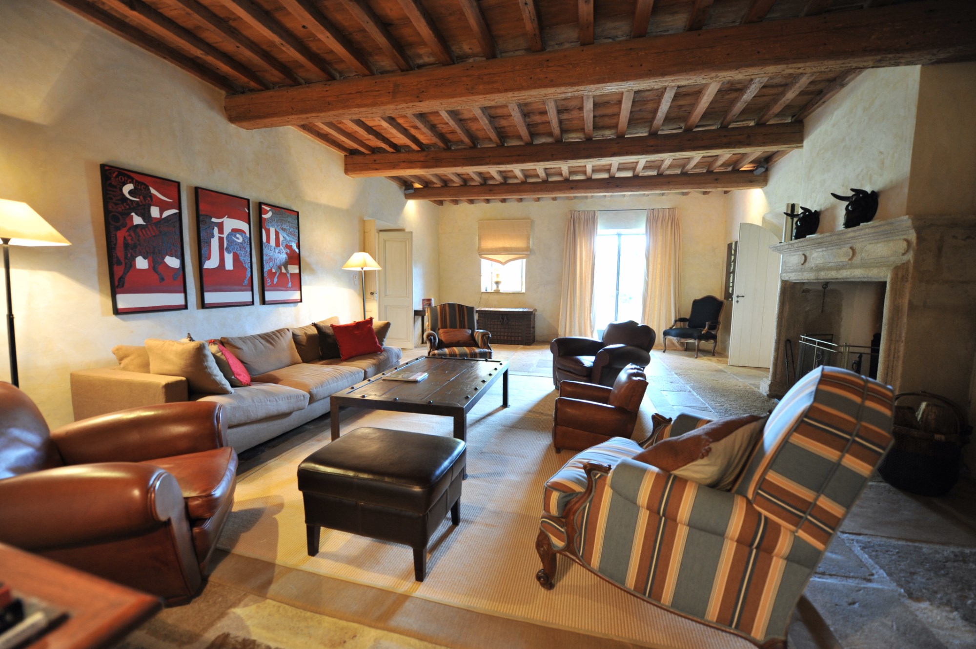 Alpilles,  à vendre, exceptionnelle propriété, composée d'un mas en pierres et de ses dépendances  agrémentée d'un jardin de plus de 2000 m² avec piscine et pool house 
