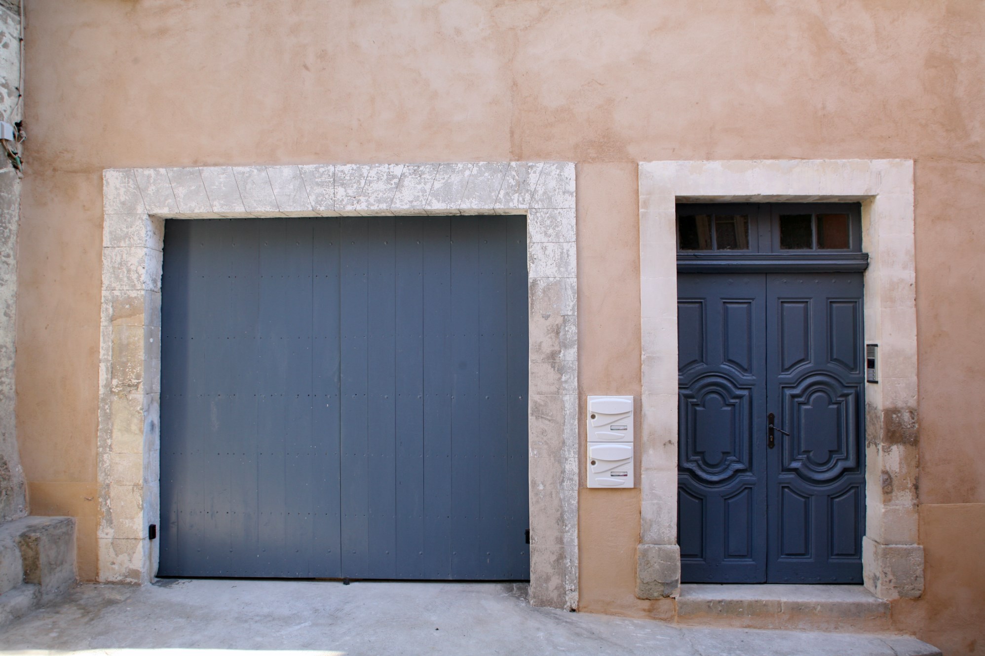 A vendre, Goult en Luberon,   maison de village rénovée avec des matériaux de qualité 