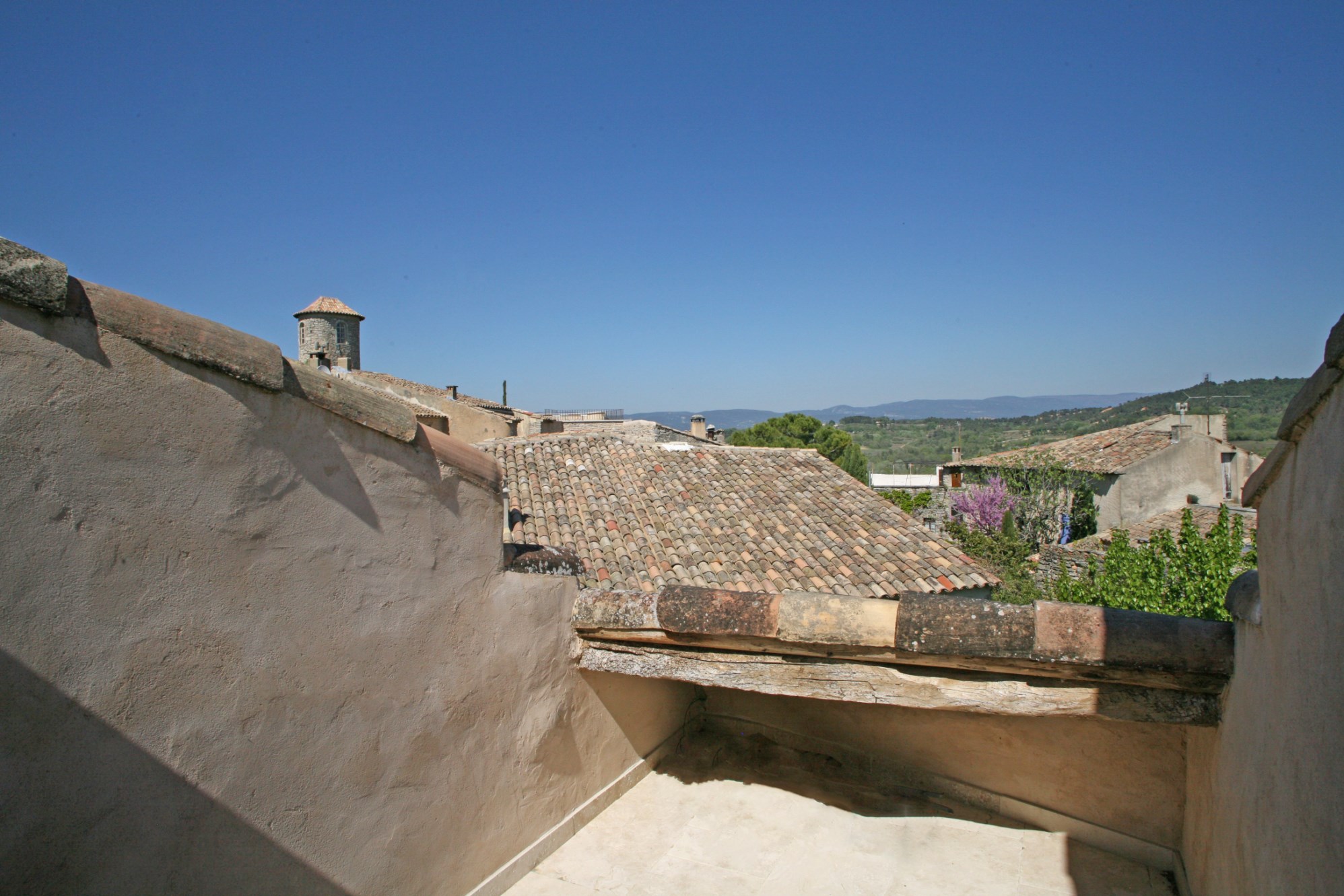Maison de village rénovée à vendre à Goult