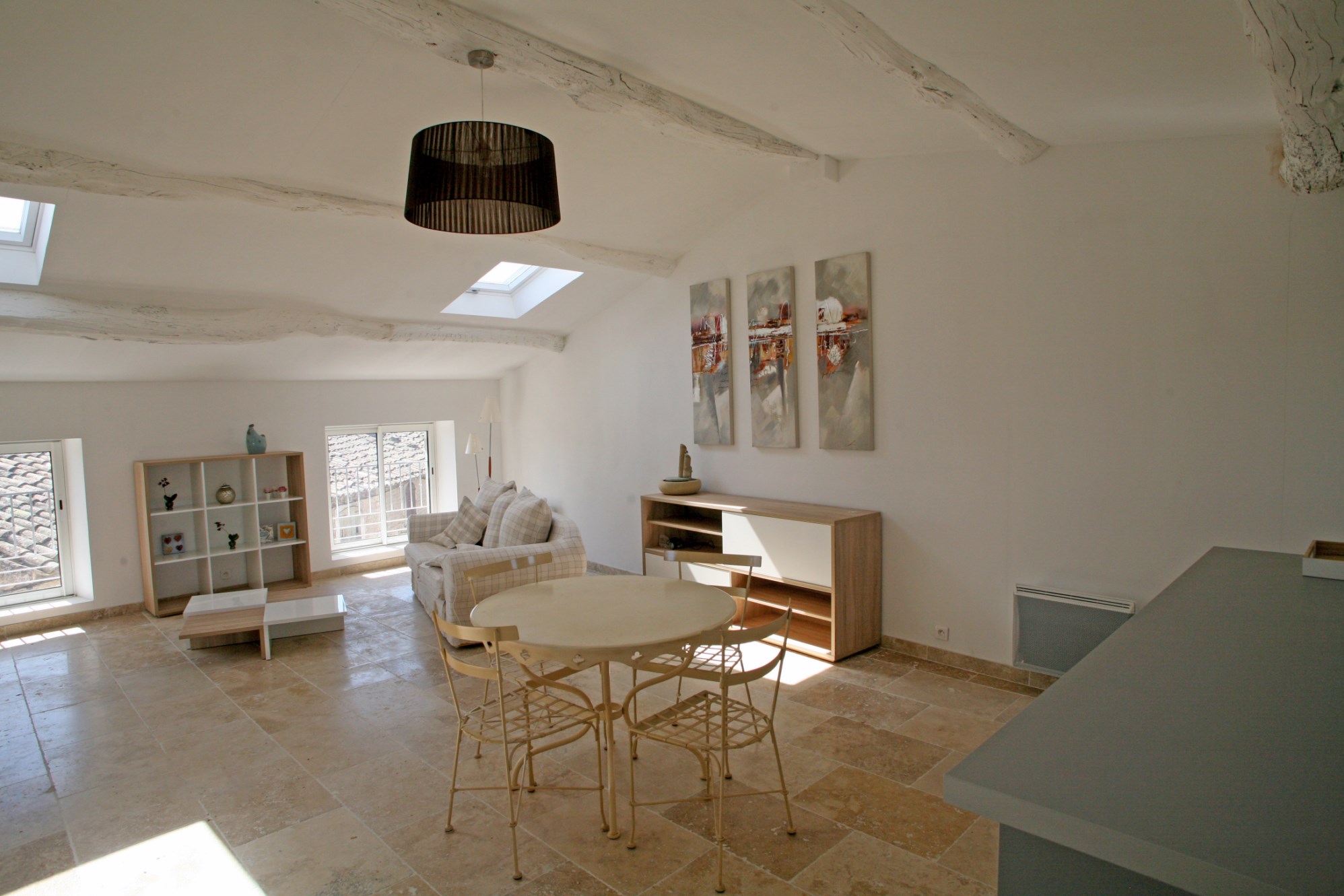 A vendre, Goult en Luberon,   maison de village rénovée avec des matériaux de qualité 