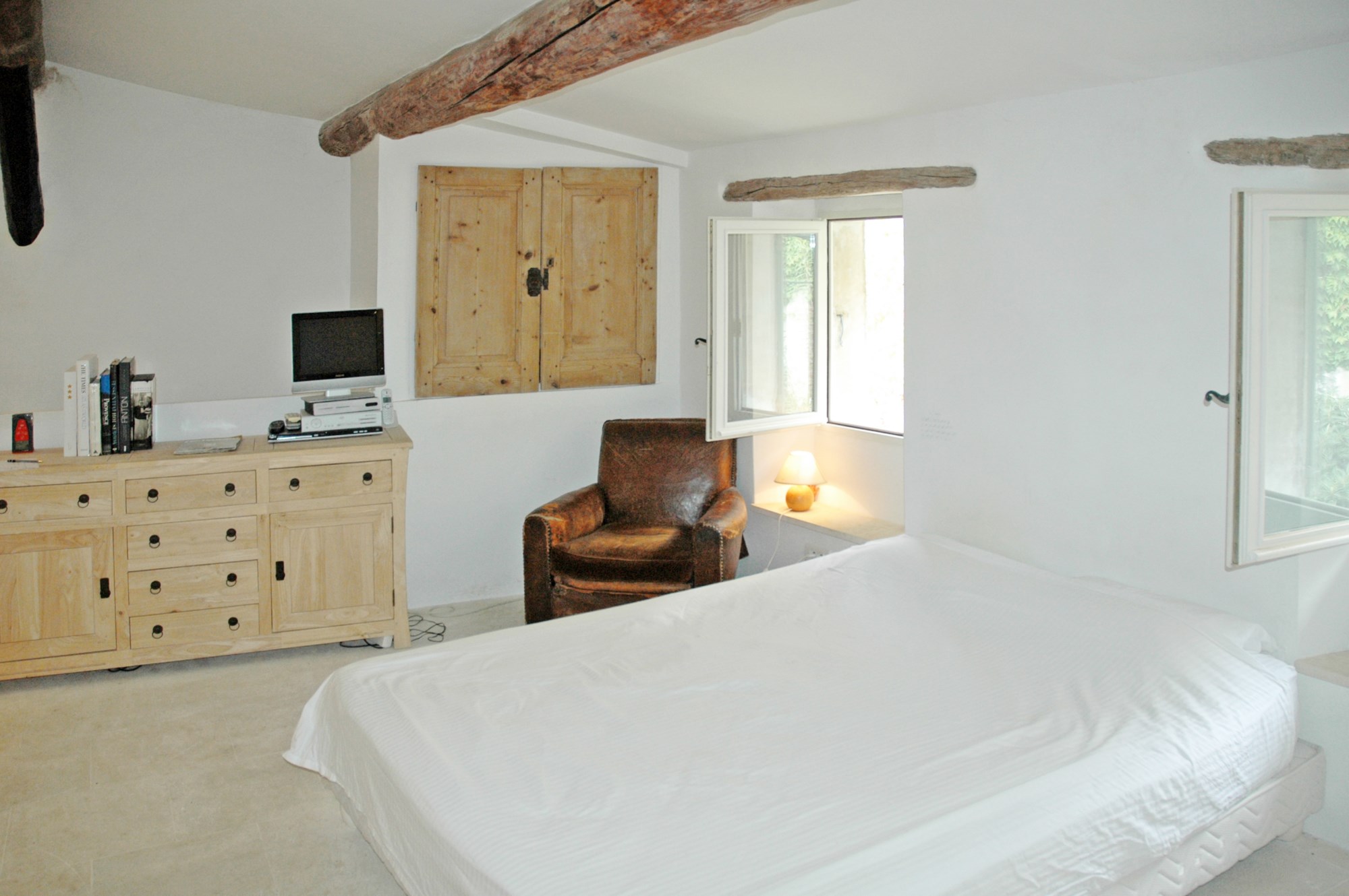 A vendre en Luberon,  jolie maison de village avec balcon rénovée  