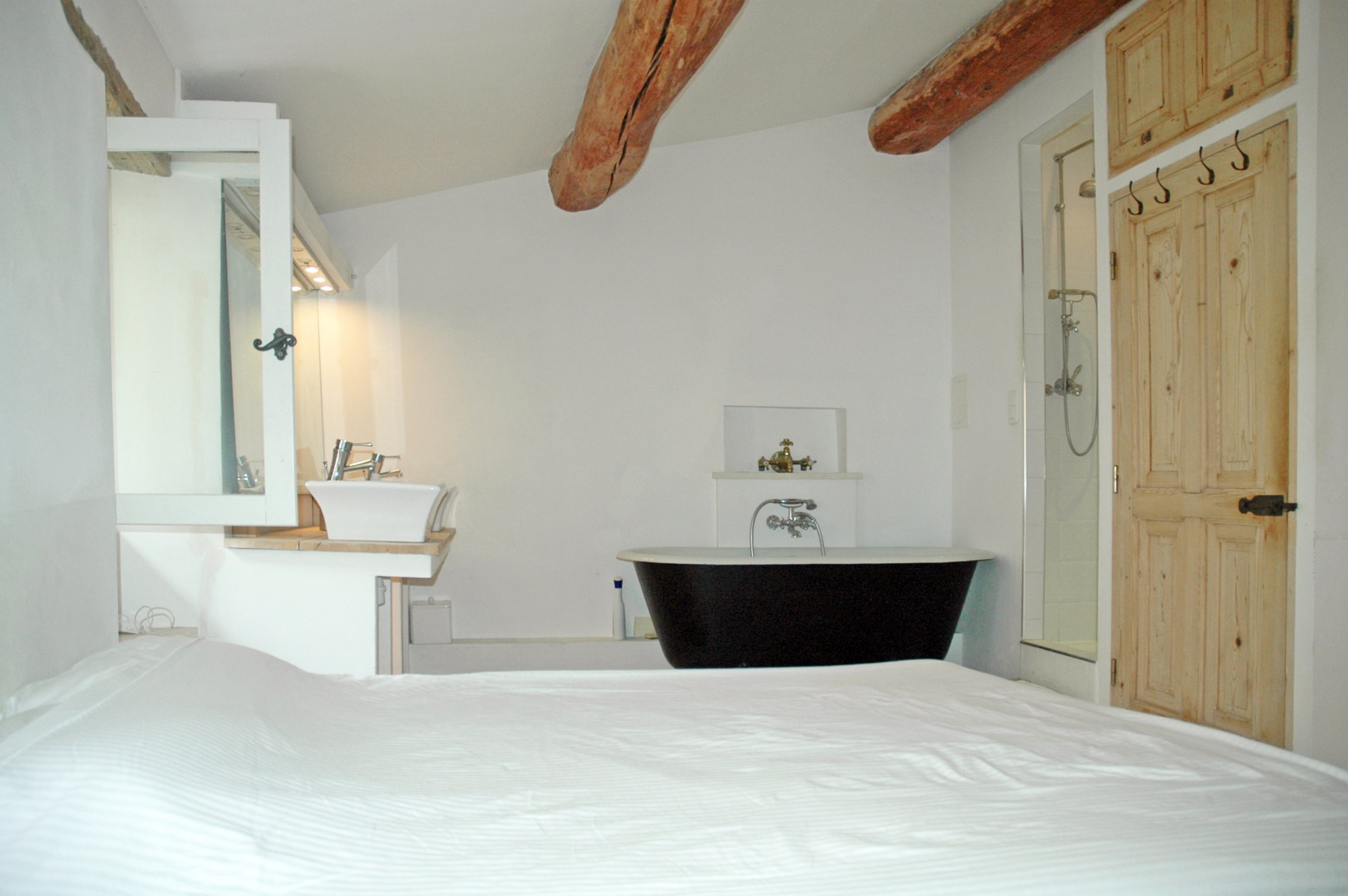 A vendre en Luberon,  jolie maison de village avec balcon rénovée  