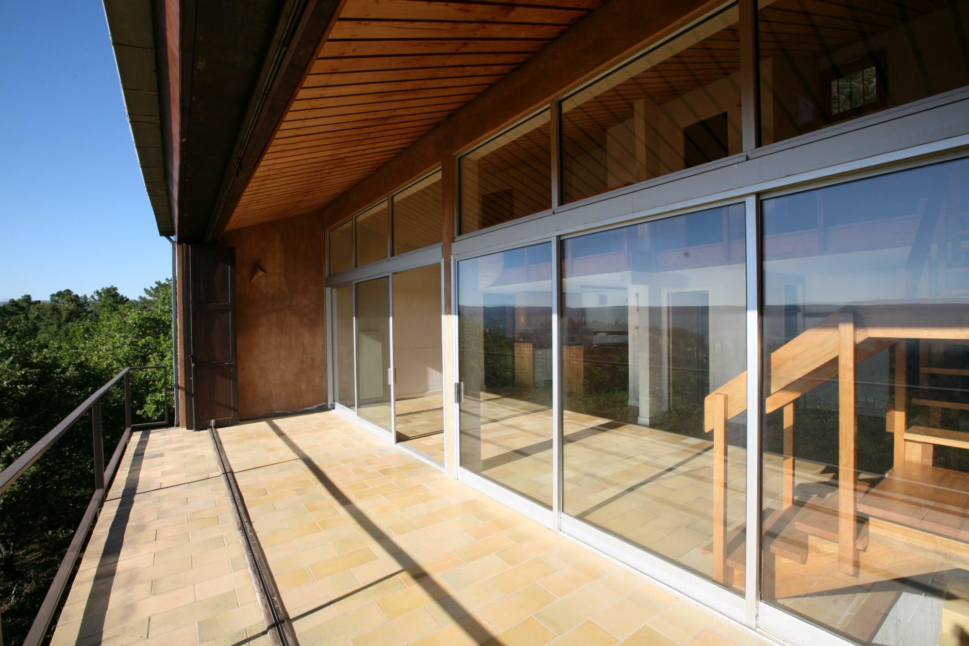 Maison d’architecte avec vues exceptionnelles, sur les hauteurs de Roussillon    