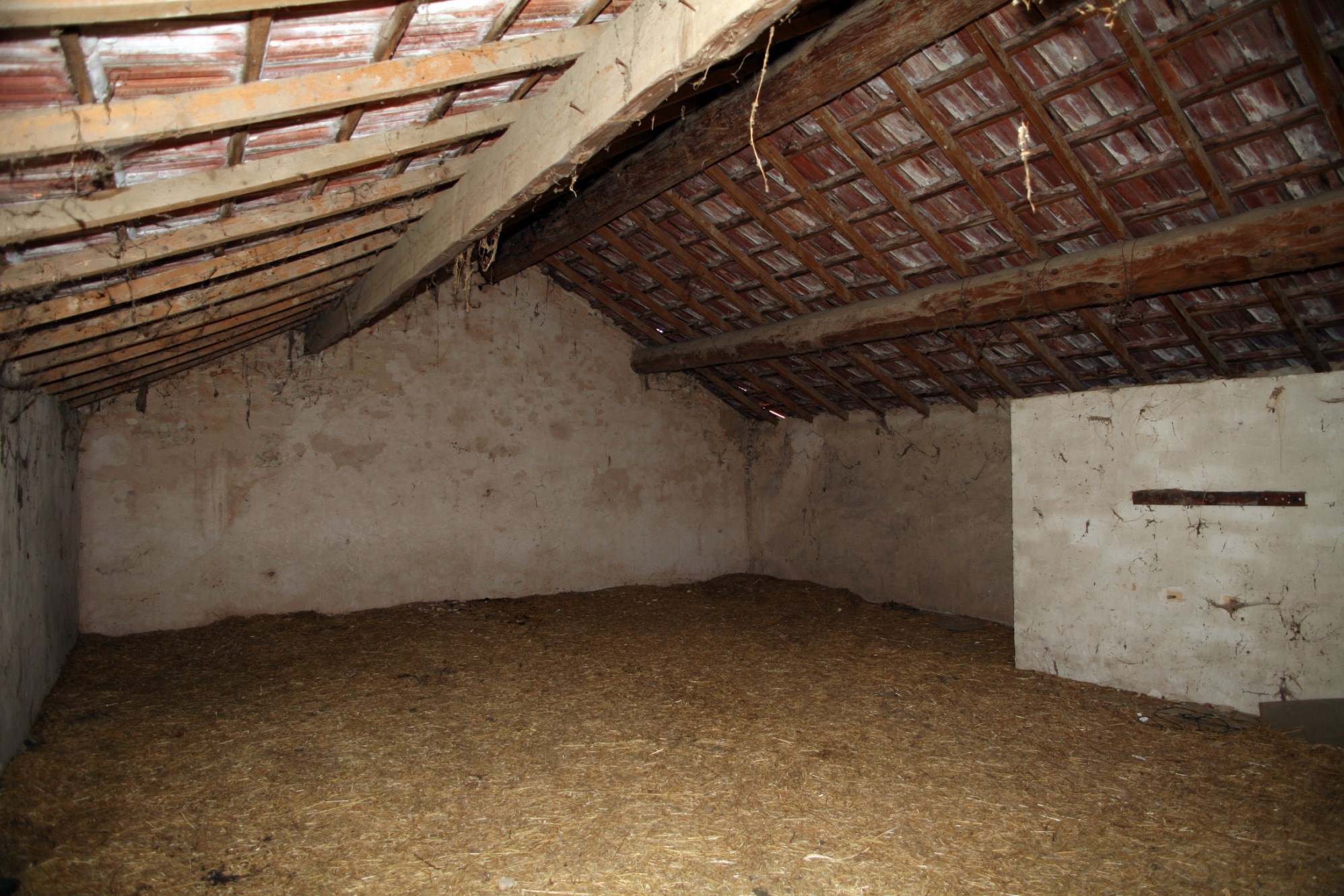 En Luberon, à vendre, très beau relais de poste à rénover,  avec dépendance 