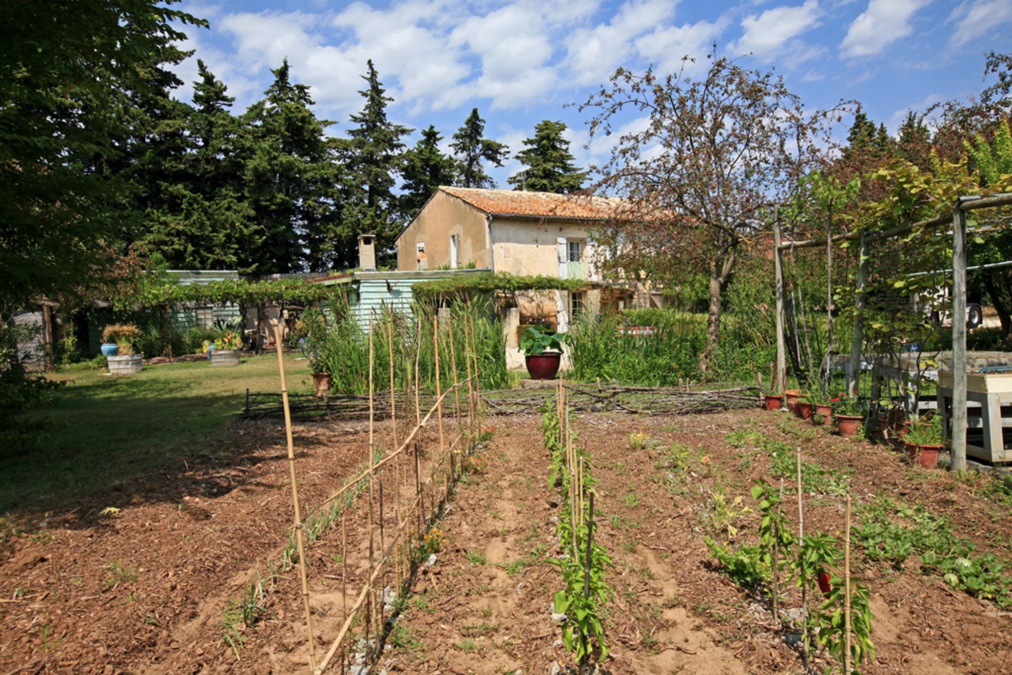 Luberon - Mas sur une propriété avec bassins et jeux d'eau   
