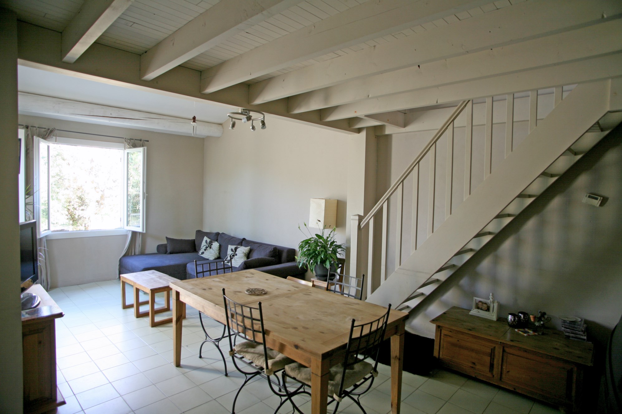 A vendre en Luberon,  maison traditionnelle  implantée sur 6000 m² 
